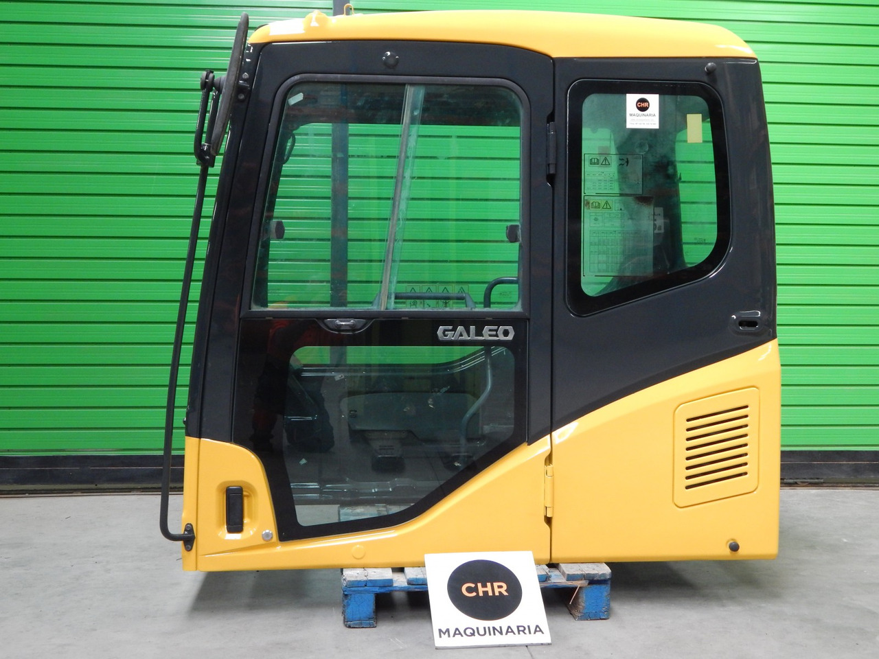 Cab KOMATSU PC-7 20Y-54-01150 - Cabine pour Engins de chantier: photos 5 Cab KOMATSU PC-7 20Y-54-01150 - Cabine pour Engins de chantier: photos 5