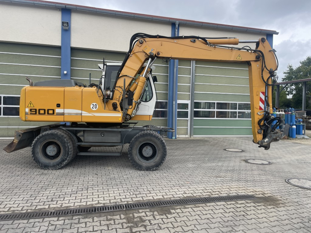 Pelle sur pneus Liebherr A 900 C Litronic: photos 6