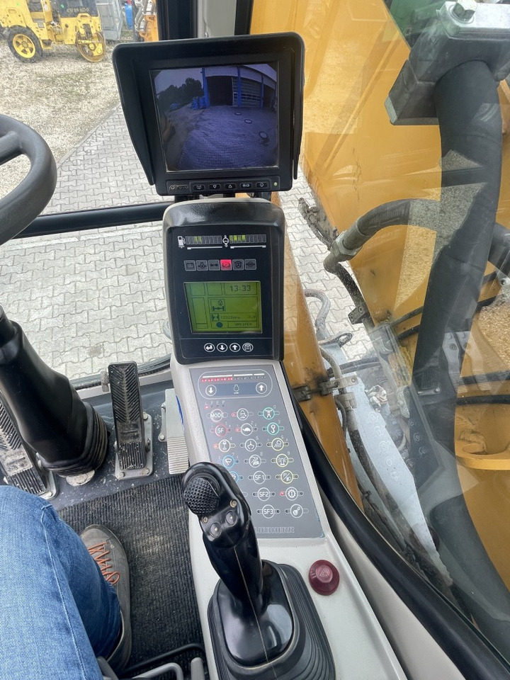 Pelle sur pneus Liebherr A 900 C Litronic: photos 9