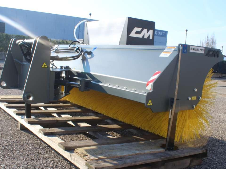 CM Crusher CSA 225 Angle Sweeper - Brosse pour Mini chargeuse: photos 2 CM Crusher CSA 225 Angle Sweeper - Brosse pour Mini chargeuse: photos 2