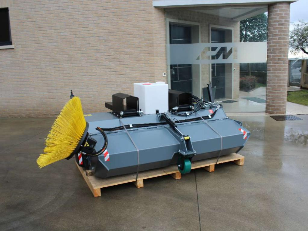 CM Crusher CSI 200 Sweeping Bucket - Brosse pour Mini chargeuse: photos 2 CM Crusher CSI 200 Sweeping Bucket - Brosse pour Mini chargeuse: photos 2