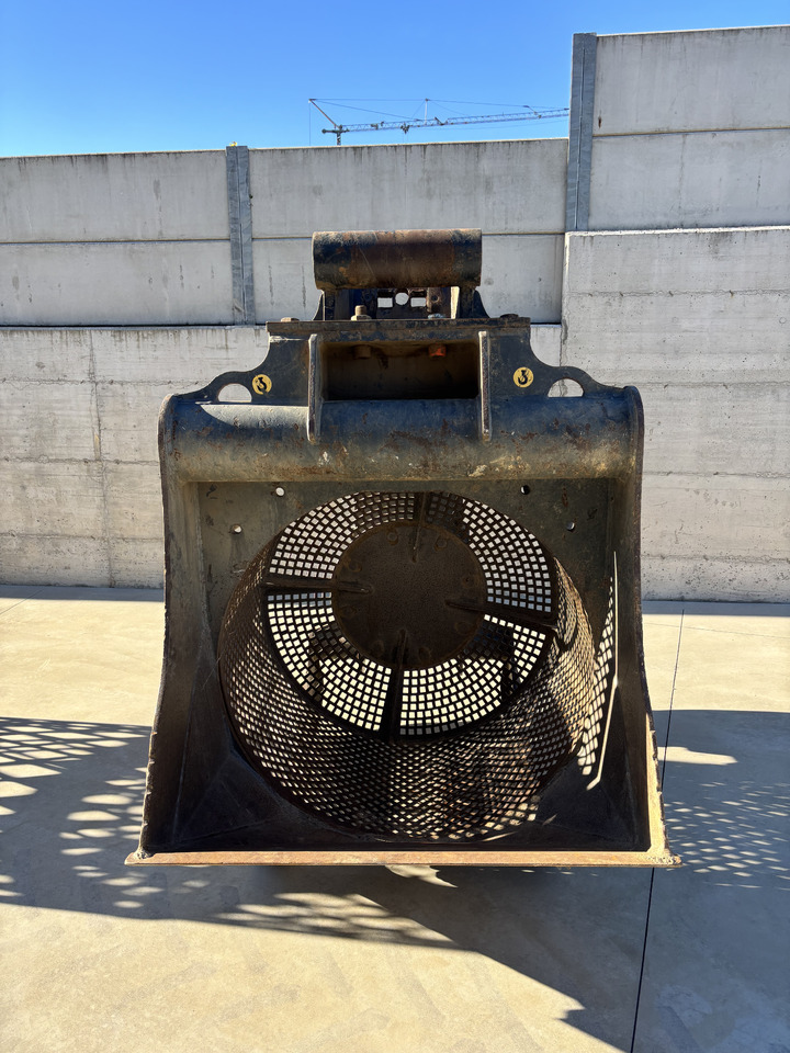 VTN SR10 screening bucket - USED - Godet pour Pelle: photos 2 VTN SR10 screening bucket - USED - Godet pour Pelle: photos 2