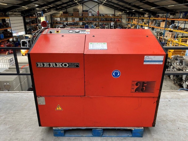 BERKO BSD 25 18.5 kW 2400 L / min 8 Bar Silent Elektrische Schroefcompressor - Compresseur d'air: photos 1 BERKO BSD 25 18.5 kW 2400 L / min 8 Bar Silent Elektrische Schroefcompressor - Compresseur d'air: photos 1