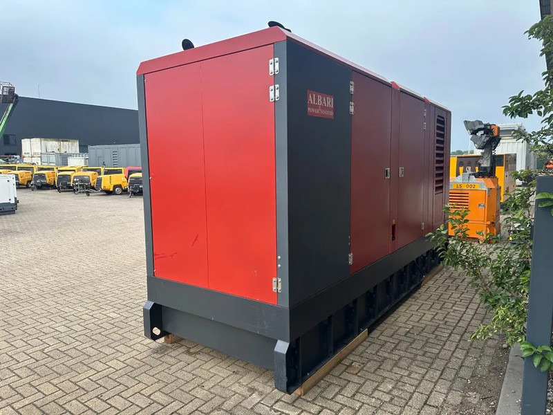Groupe électrogène Doosan Mecc Alte Spa 680 kVA Silent generatorset as New Demo 2021 !: photos 15