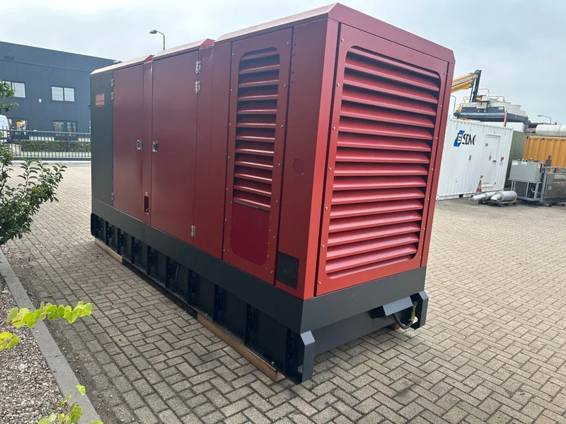 Groupe électrogène Doosan Mecc Alte Spa 680 kVA Silent generatorset as New Demo 2021 !: photos 10