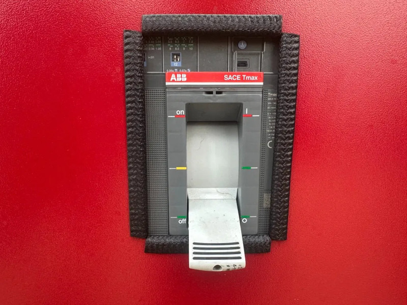 Groupe électrogène Doosan Mecc Alte Spa 680 kVA Silent generatorset as New Demo 2021 !: photos 14