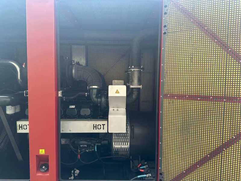 Groupe électrogène Doosan Mecc Alte Spa 680 kVA Silent generatorset as New Demo 2021 !: photos 13