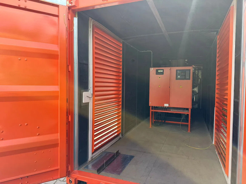 Grupel Baudouin 2200 kVA Silent generatorset in 40 ft container Overstock New ! - Groupe électrogène: photos 4 Grupel Baudouin 2200 kVA Silent generatorset in 40 ft container Overstock New ! - Groupe électrogène: photos 4