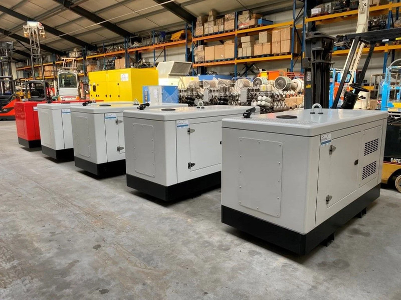 Himoinsa HYW-17 Yanmar Stamford 19 kVA Supersilent Stage 5 Generatorset Nieuw ! - Groupe électrogène: photos 2 Himoinsa HYW-17 Yanmar Stamford 19 kVA Supersilent Stage 5 Generatorset Nieuw ! - Groupe électrogène: photos 2