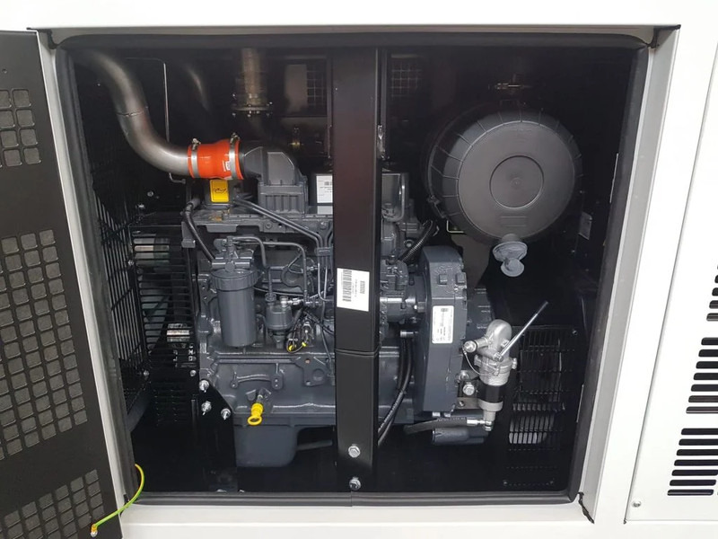 Himoinsa Iveco Stamford 120 kVA Supersilent Rental generatorset New ! - Groupe électrogène: photos 3 Himoinsa Iveco Stamford 120 kVA Supersilent Rental generatorset New ! - Groupe électrogène: photos 3