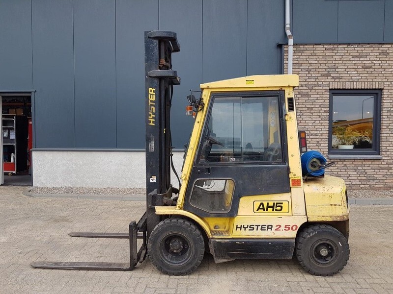 Hyster H2.50XM 2.5 ton Duplex Sideshift LPG Heftruck - Chariot élévateur à gaz: photos 1 Hyster H2.50XM 2.5 ton Duplex Sideshift LPG Heftruck - Chariot élévateur à gaz: photos 1