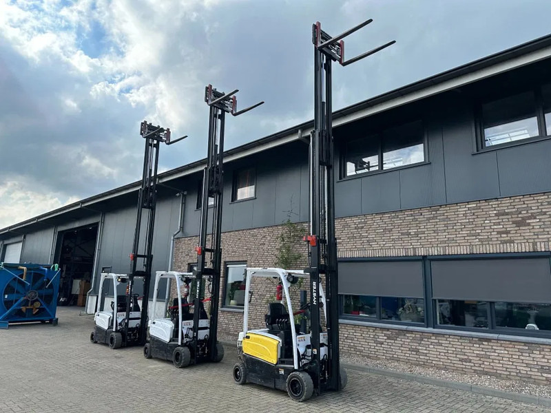 Chariot élévateur électrique Hyster J1.8XN MWB 1.8 ton Triplex Freelift Sideshift Positioner Elektra Heftruck Accu 2023: photos 12 Chariot élévateur électrique Hyster J1.8XN MWB 1.8 ton Triplex Freelift Sideshift Positioner Elektra Heftruck Accu 2023: photos 12