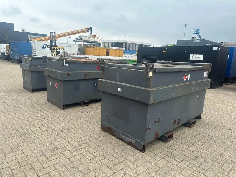 IBC Steenbergen Kiwa IBC 2000 liter dieseltank met handpomp Milieutank - Conteneur maritime: photos 1 IBC Steenbergen Kiwa IBC 2000 liter dieseltank met handpomp Milieutank - Conteneur maritime: photos 1