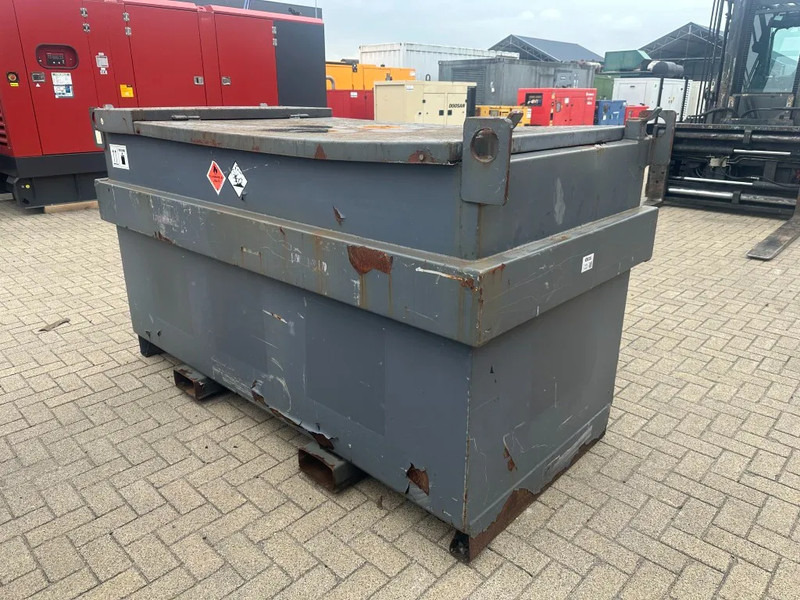 IBC Steenbergen Kiwa IBC 2000 liter dieseltank met handpomp Milieutank - Conteneur maritime: photos 2 IBC Steenbergen Kiwa IBC 2000 liter dieseltank met handpomp Milieutank - Conteneur maritime: photos 2