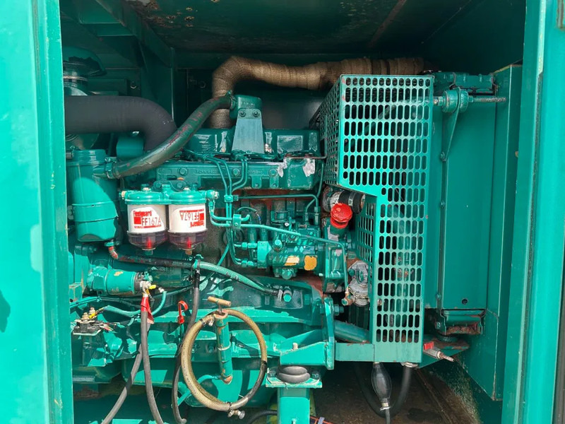 Iveco 7450 I 5.05 Petbow 50 kVA Silent noodstroom generatorset met automatische netovername ATS - Groupe électrogène: photos 4 Iveco 7450 I 5.05 Petbow 50 kVA Silent noodstroom generatorset met automatische netovername ATS - Groupe électrogène: photos 4