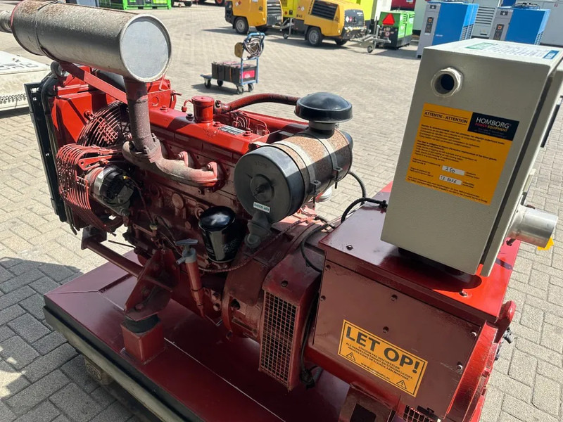Iveco 8041 I 06.55 Leroy Somer 45 KVA noodstroom generatorset as New ! 104 hours - Groupe électrogène: photos 4 Iveco 8041 I 06.55 Leroy Somer 45 KVA noodstroom generatorset as New ! 104 hours - Groupe électrogène: photos 4
