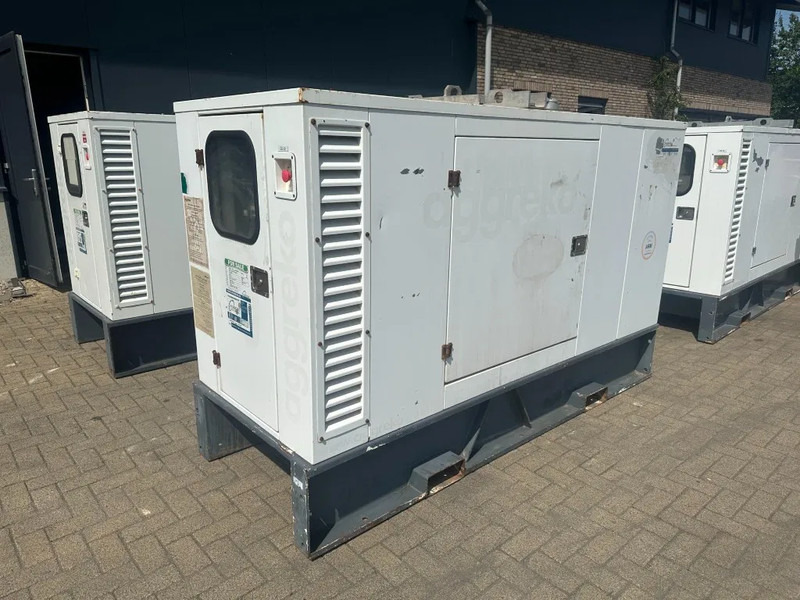 Iveco FPT NEF45 SM1A.A004 Stamford 60 kVA Silent Rental generatorset - Groupe électrogène: photos 5 Iveco FPT NEF45 SM1A.A004 Stamford 60 kVA Silent Rental generatorset - Groupe électrogène: photos 5