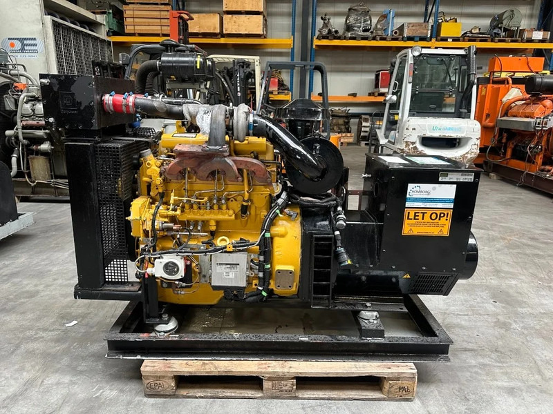 John Deere 4045 HFG 82 Stamford 71.5 kVA Marine generatorset - Groupe électrogène: photos 1 John Deere 4045 HFG 82 Stamford 71.5 kVA Marine generatorset - Groupe électrogène: photos 1