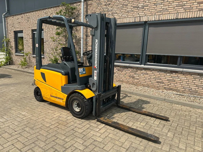 Jungheinrich EFG 425 k-470DZ/SP 2.5 ton Triplex Freelift Sideshift Elektra Heftruck Accu 2016 - Chariot élévateur électrique: photos 3 Jungheinrich EFG 425 k-470DZ/SP 2.5 ton Triplex Freelift Sideshift Elektra Heftruck Accu 2016 - Chariot élévateur électrique: photos 3