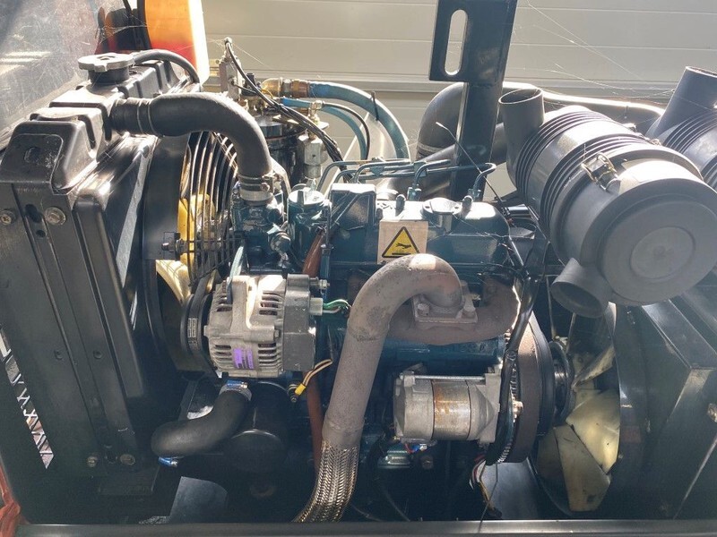 Kubota D1105 Sullair 15.5 kW 7 bar diesel schroefcompressor met nakoeler - Compresseur d'air: photos 4 Kubota D1105 Sullair 15.5 kW 7 bar diesel schroefcompressor met nakoeler - Compresseur d'air: photos 4