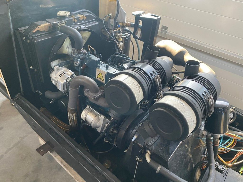 Compresseur d'air Kubota Sullair 15.5 kW 7 bar 2000 L / min Diesel Schroefcompressor: photos 13