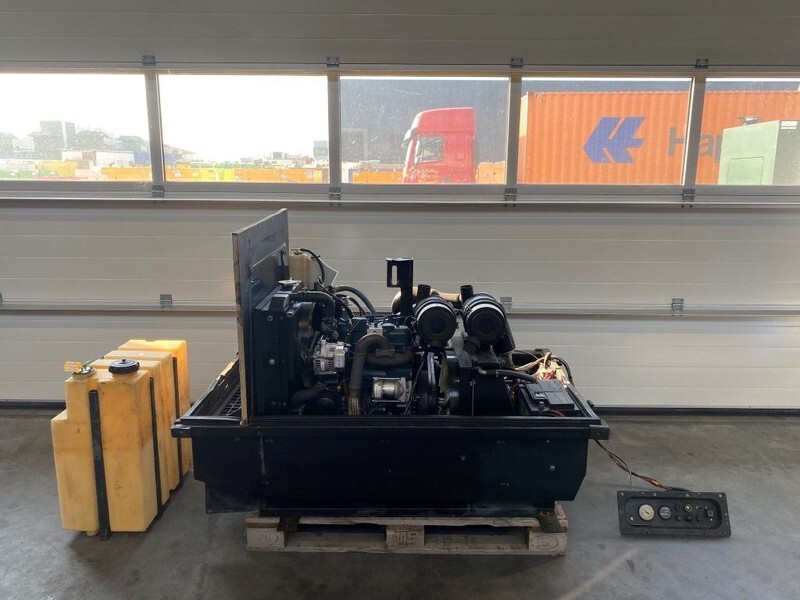 Kubota Sullair 15.5 kW 7 bar 2000 L / min Diesel Schroefcompressor - Compresseur d'air: photos 1 Kubota Sullair 15.5 kW 7 bar 2000 L / min Diesel Schroefcompressor - Compresseur d'air: photos 1