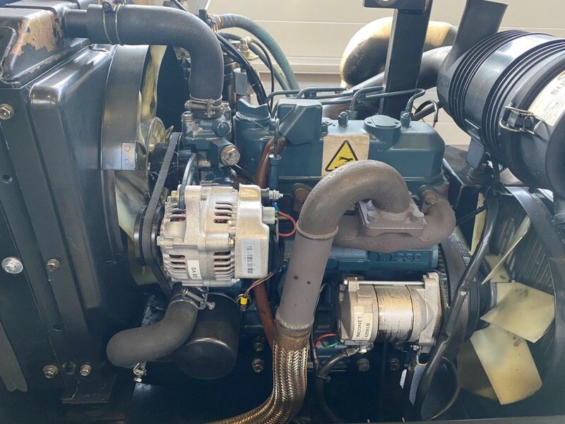 Kubota Sullair 15.5 kW 7 bar 2000 L / min Diesel Schroefcompressor - Compresseur d'air: photos 3 Kubota Sullair 15.5 kW 7 bar 2000 L / min Diesel Schroefcompressor - Compresseur d'air: photos 3