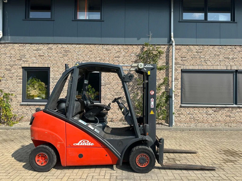 Linde H25T 2.5 ton Triplex Freelift Sideshift LPG Heftruck - Chariot élévateur à gaz: photos 3 Linde H25T 2.5 ton Triplex Freelift Sideshift LPG Heftruck - Chariot élévateur à gaz: photos 3
