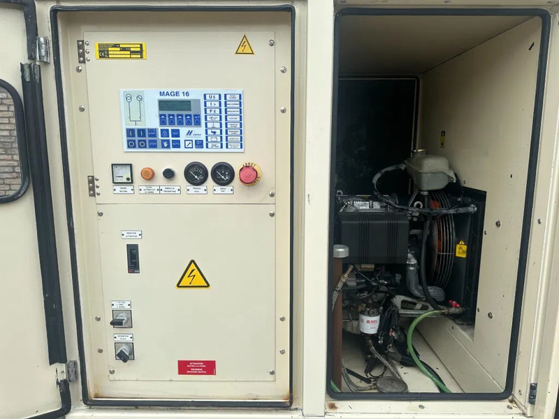 Lombardini LDW 702 Mecc Alte Spa 5 kVA Supersilent noodstroom generatorset as New ! - Groupe électrogène: photos 2 Lombardini LDW 702 Mecc Alte Spa 5 kVA Supersilent noodstroom generatorset as New ! - Groupe électrogène: photos 2
