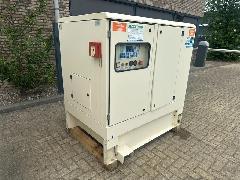 Lombardini LDW 702 Mecc Alte Spa 5 kVA Supersilent noodstroom generatorset as New ! - Groupe électrogène: photos 4 Lombardini LDW 702 Mecc Alte Spa 5 kVA Supersilent noodstroom generatorset as New ! - Groupe électrogène: photos 4