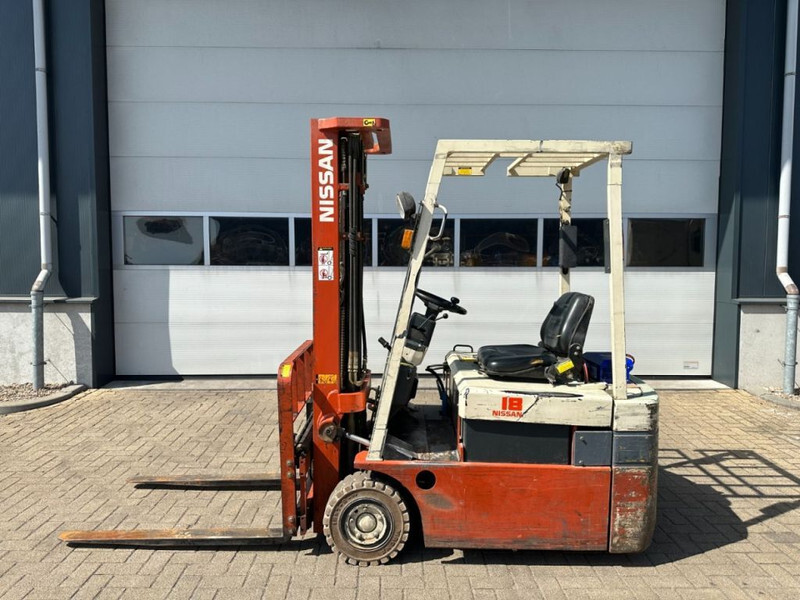 Nissan N01L18U 1.8 ton Triplex Freelift Sideshift Elektra Heftruck Accu 2016 ! - Chariot élévateur électrique: photos 1 Nissan N01L18U 1.8 ton Triplex Freelift Sideshift Elektra Heftruck Accu 2016 ! - Chariot élévateur électrique: photos 1