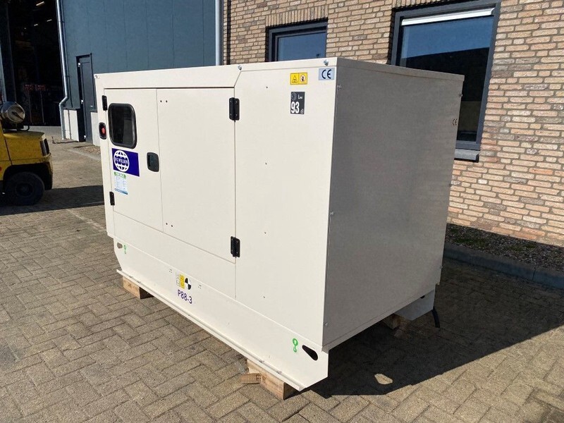 Perkins 1104A-44T FG Wilson 88 kVA Supersilent generatorset New ! - Groupe électrogène: photos 3 Perkins 1104A-44T FG Wilson 88 kVA Supersilent generatorset New ! - Groupe électrogène: photos 3