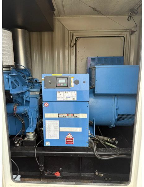 SDMO MTU 12V 2000 Leroy Somer 910 kVA Silent generatorset in 20 ft container - Groupe électrogène: photos 2 SDMO MTU 12V 2000 Leroy Somer 910 kVA Silent generatorset in 20 ft container - Groupe électrogène: photos 2