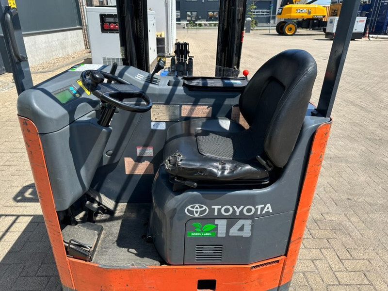 Toyota 6FBRE14 Triplex 1.4 ton Triplex Elektra Reachtruck - Chariot à mât rétractable: photos 3 Toyota 6FBRE14 Triplex 1.4 ton Triplex Elektra Reachtruck - Chariot à mât rétractable: photos 3