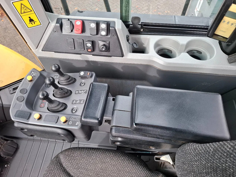 Chargeuse sur pneus Caterpillar 966M: photos 10