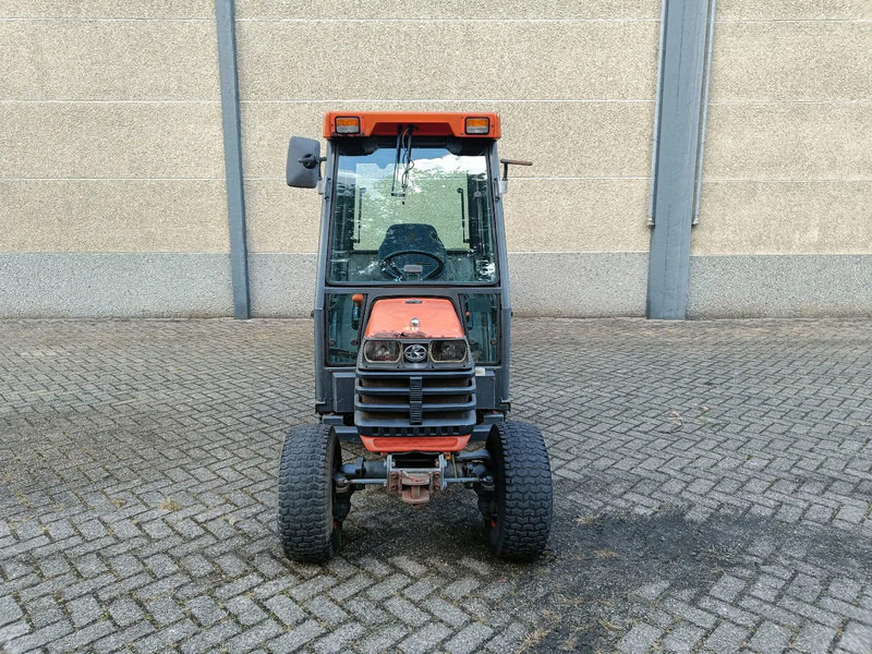 Kubota B2410 met Nimos Kipper - Chariot tracteur: photos 2 Kubota B2410 met Nimos Kipper - Chariot tracteur: photos 2