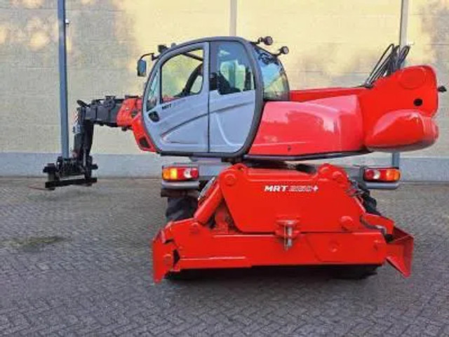 Crédit-bail de Manitou MRT 2150+ Privilege All-Terrain Rotating Telehandler (2015) Manitou MRT 2150+ Privilege All-Terrain Rotating Telehandler (2015): photos 7