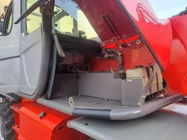 Crédit-bail de Manitou MRT 2150+ Privilege All-Terrain Rotating Telehandler (2015) Manitou MRT 2150+ Privilege All-Terrain Rotating Telehandler (2015): photos 19