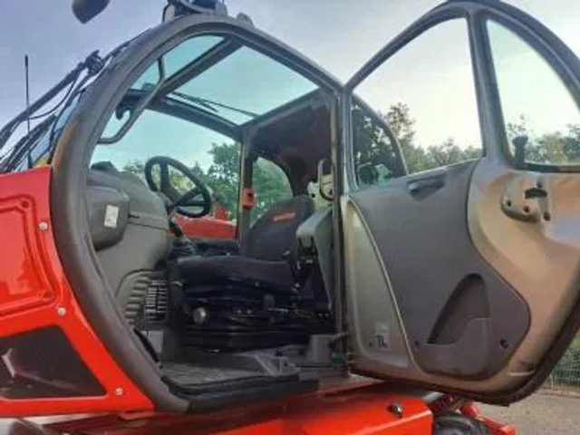 Crédit-bail de Manitou MRT 2150+ Privilege All-Terrain Rotating Telehandler (2015) Manitou MRT 2150+ Privilege All-Terrain Rotating Telehandler (2015): photos 10