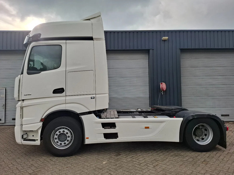 Mercedes-Benz Actros 1945 More PCS in stock - Tracteur routier: photos 4 Mercedes-Benz Actros 1945 More PCS in stock - Tracteur routier: photos 4