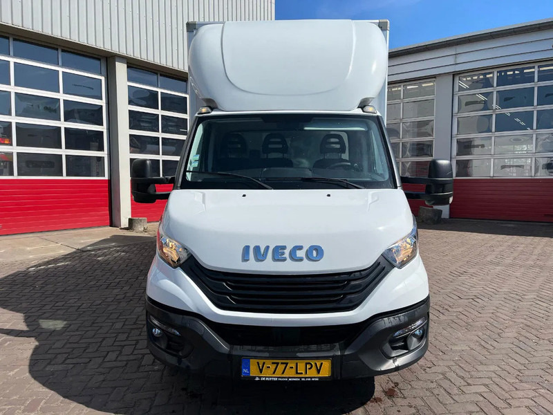 Iveco Daily 35S18 EURO 6 - Fourgon grand volume: photos 2 Iveco Daily 35S18 EURO 6 - Fourgon grand volume: photos 2