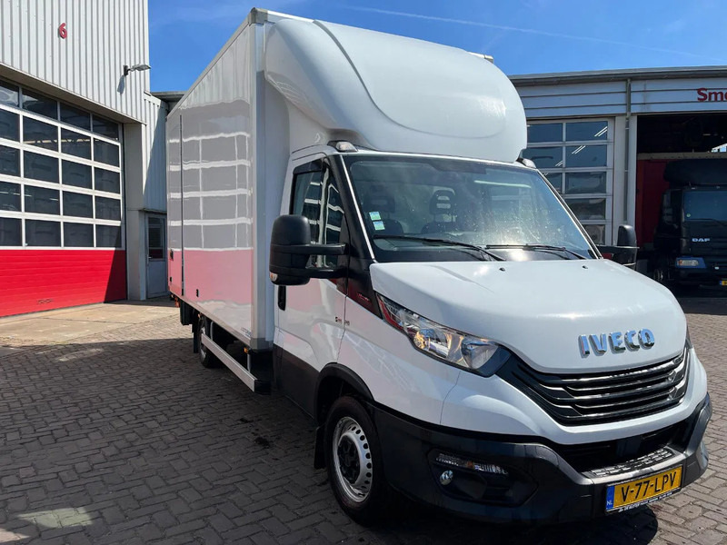 Iveco Daily 35S18 EURO 6 - Fourgon grand volume: photos 3 Iveco Daily 35S18 EURO 6 - Fourgon grand volume: photos 3