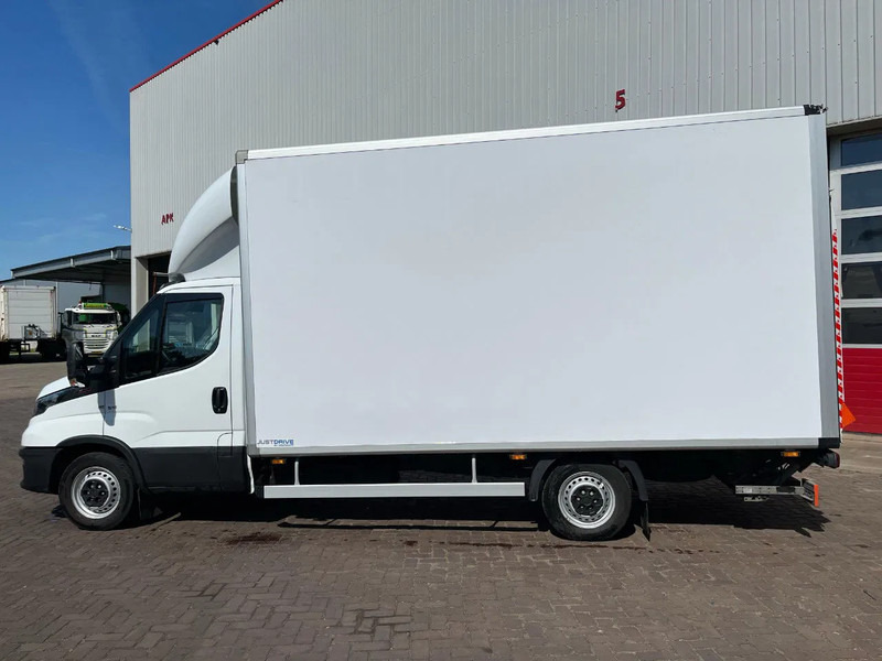 Iveco Daily 35S18 EURO 6 - Fourgon grand volume: photos 5 Iveco Daily 35S18 EURO 6 - Fourgon grand volume: photos 5