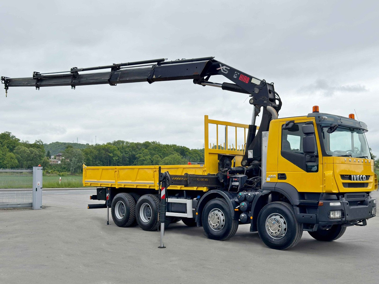 Iveco TRAKKER 450* HIAB 377 EP-4 HIPRO/FUNK/ 8x4 - Camion grue: photos 2 Iveco TRAKKER 450* HIAB 377 EP-4 HIPRO/FUNK/ 8x4 - Camion grue: photos 2
