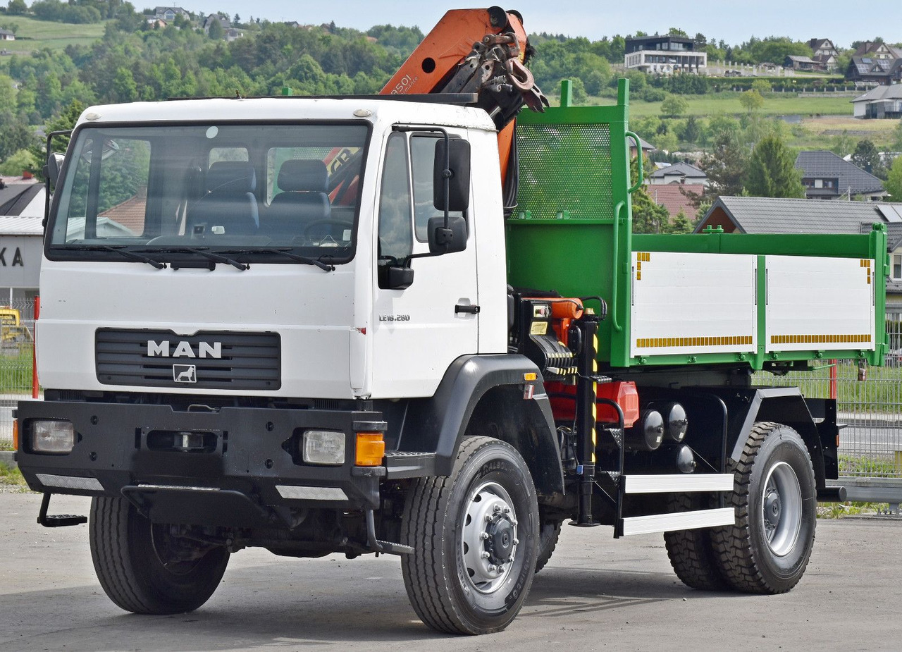 MAN LE 18.280 Kipper 3,70 m + PK 9501 /4x4 - Camion benne, Camion grue: photos 4 MAN LE 18.280 Kipper 3,70 m + PK 9501 /4x4 - Camion benne, Camion grue: photos 4