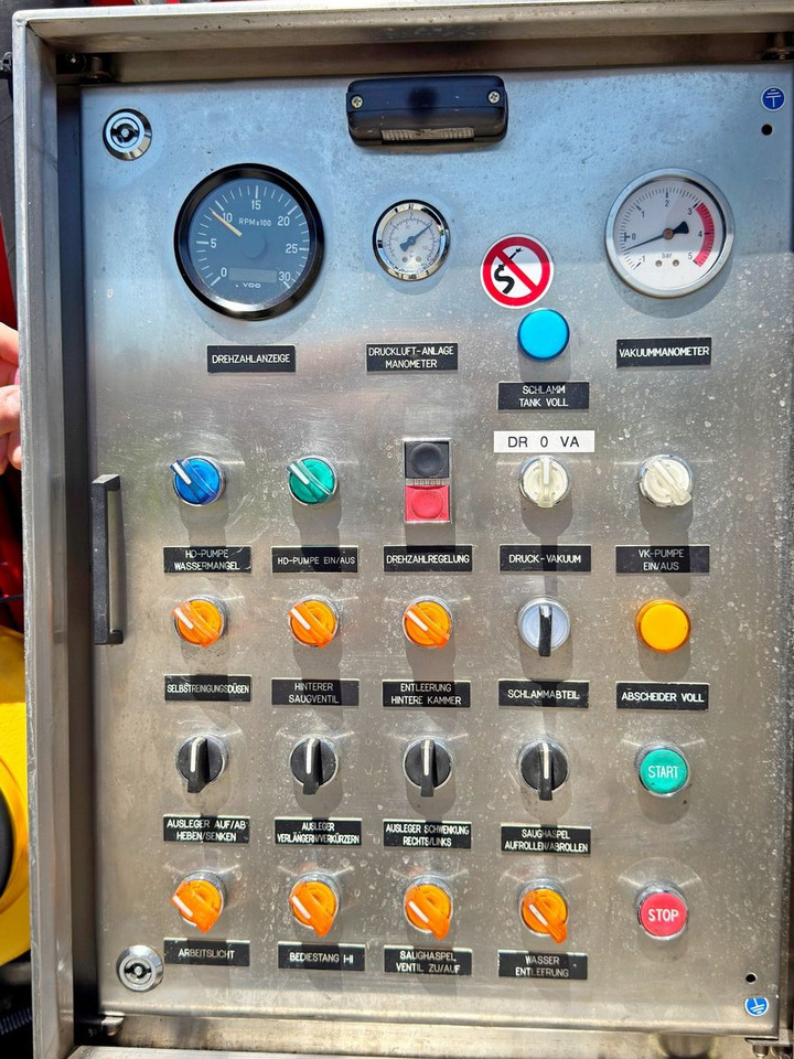 Camion hydrocureur MAN TGA 26.360 * Saug und Spülwagen/CAPPELLOTTO+FUNK: photos 13