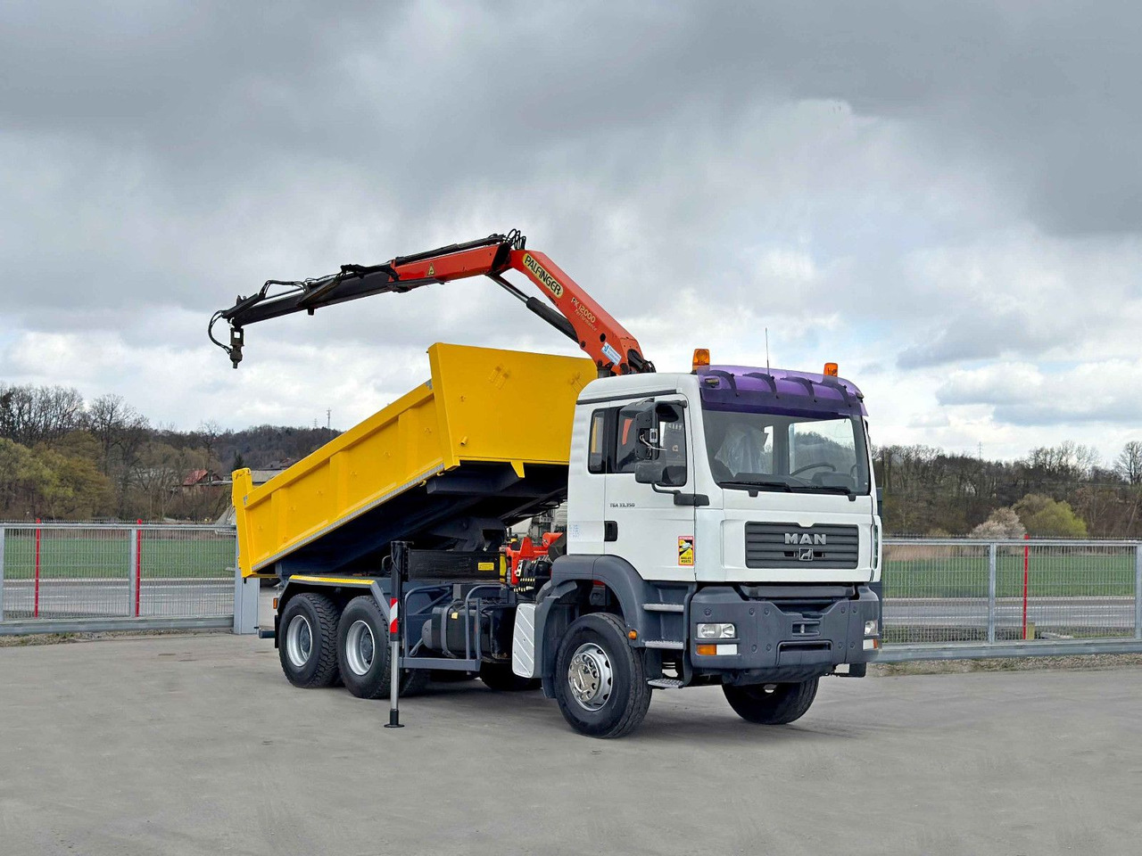 MAN TGA 33.350 * PK 12000 *6x4 * TOPZUSTAND - Camion grue: photos 2 MAN TGA 33.350 * PK 12000 *6x4 * TOPZUSTAND - Camion grue: photos 2