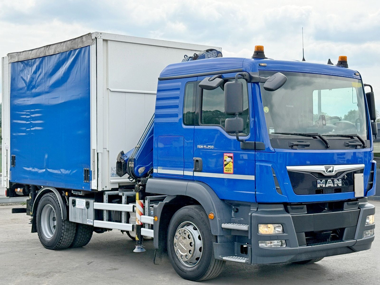 MAN TGM 15.250* FASSI F110A.0.23 * TOPZUSTAND - Camion grue: photos 3 MAN TGM 15.250* FASSI F110A.0.23 * TOPZUSTAND - Camion grue: photos 3