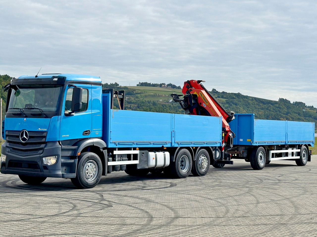 Mercedes-Benz ANTOS 2545*PK 26002-EHE+JIB PJ060A+Anhänger/FUNK - Camion grue: photos 4 Mercedes-Benz ANTOS 2545*PK 26002-EHE+JIB PJ060A+Anhänger/FUNK - Camion grue: photos 4