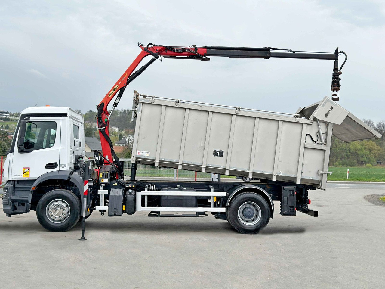 Mercedes-Benz AROCS 1830* KIPPER 5,00m * PK 7.501 SLD A + FUNK - Camion grue: photos 5 Mercedes-Benz AROCS 1830* KIPPER 5,00m * PK 7.501 SLD A + FUNK - Camion grue: photos 5